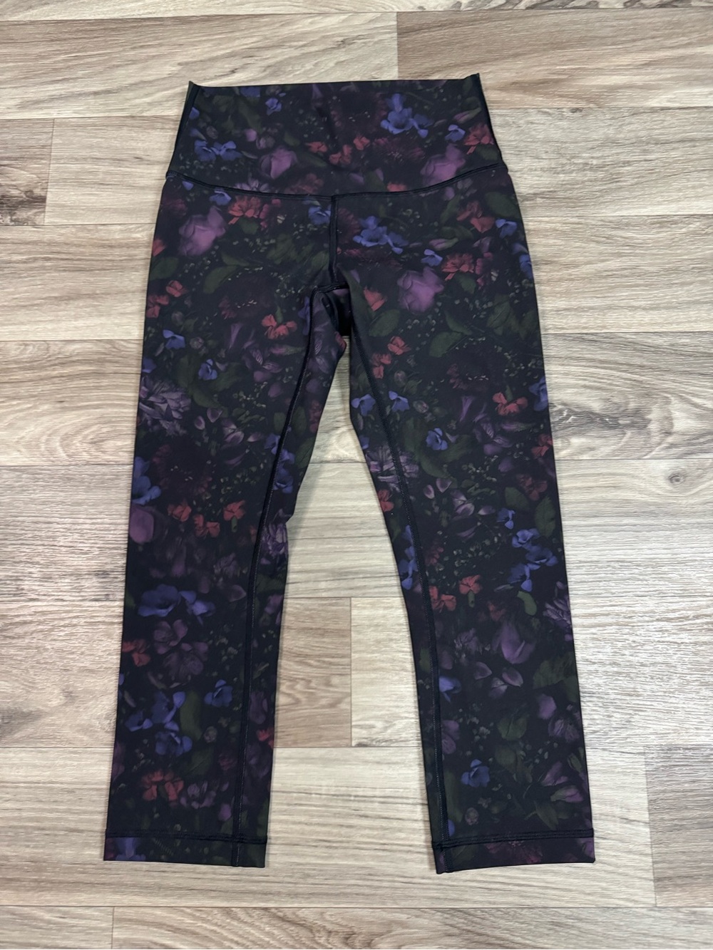 Lululemon Wunder Under Crop Hi-Rise 21" in Frozen Flourish Multi Size 6